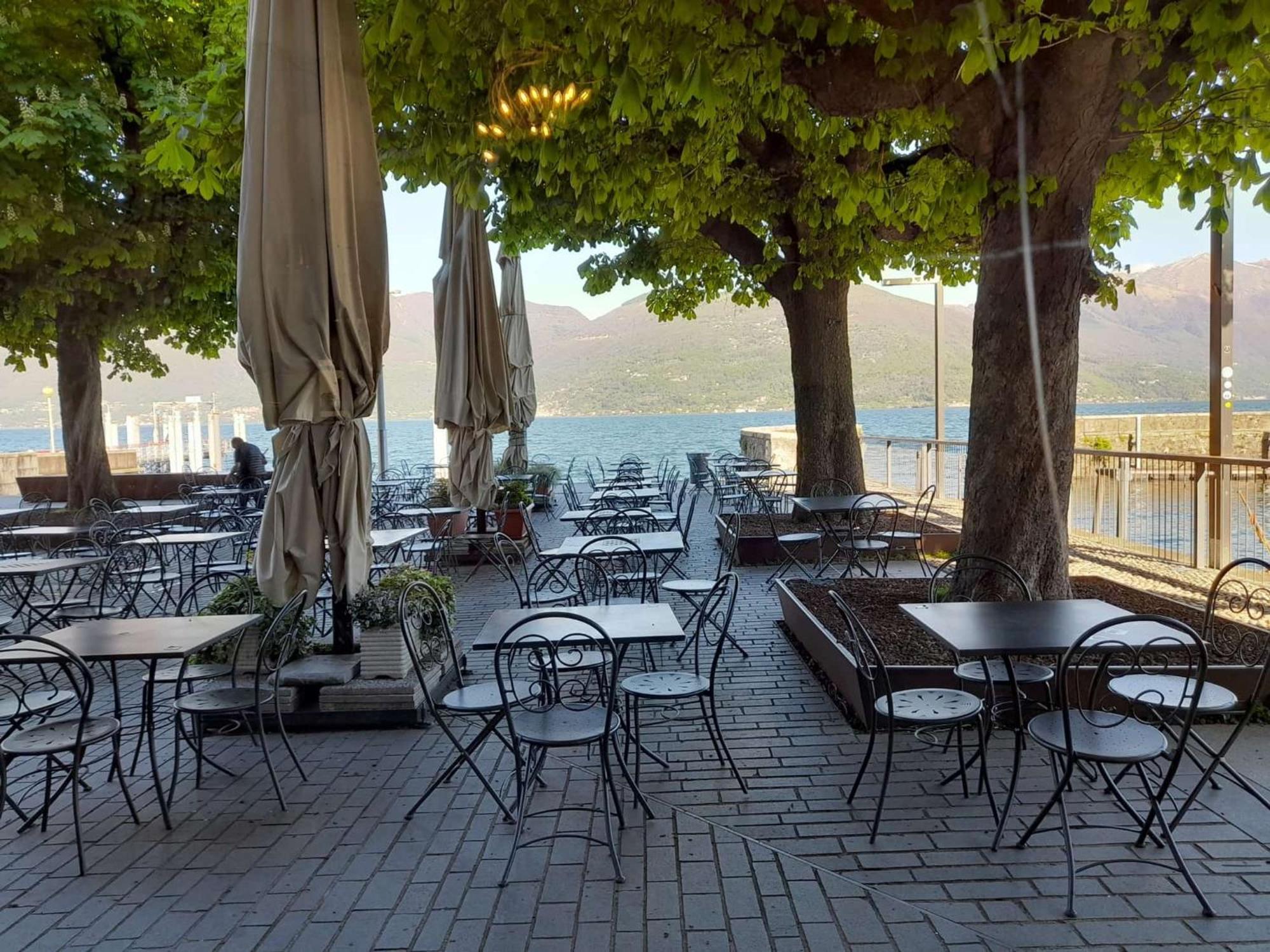 Marco Apartment - Holiday Apartment Luino Eksteriør billede